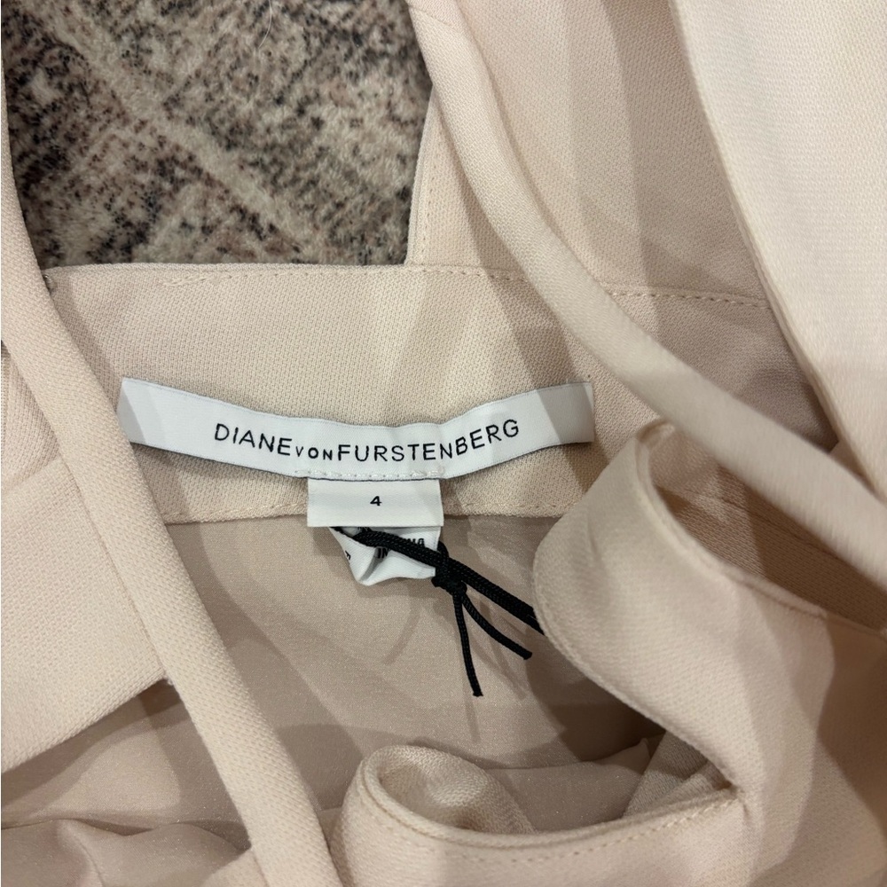 Diane von Furstenburg (DVF) Achava cutout Dress in cream/off-white “Haystack” - Picture 5 of 6